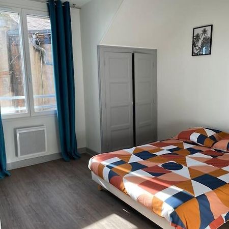 T2 4 Pers Face Gare Sncf Appart Hotel Le Cygne 6 Bourges Eksteriør bilde
