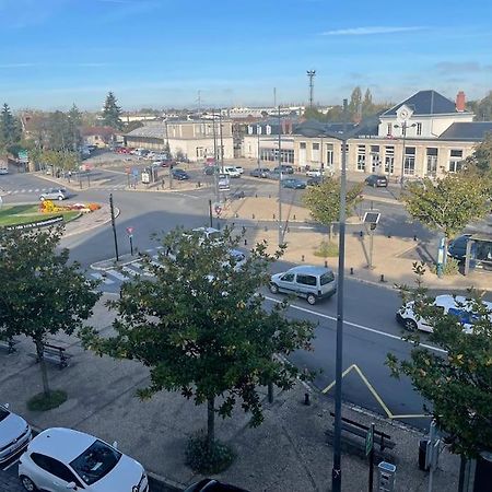 T2 4 Pers Face Gare Sncf Appart Hotel Le Cygne 6 Bourges Eksteriør bilde