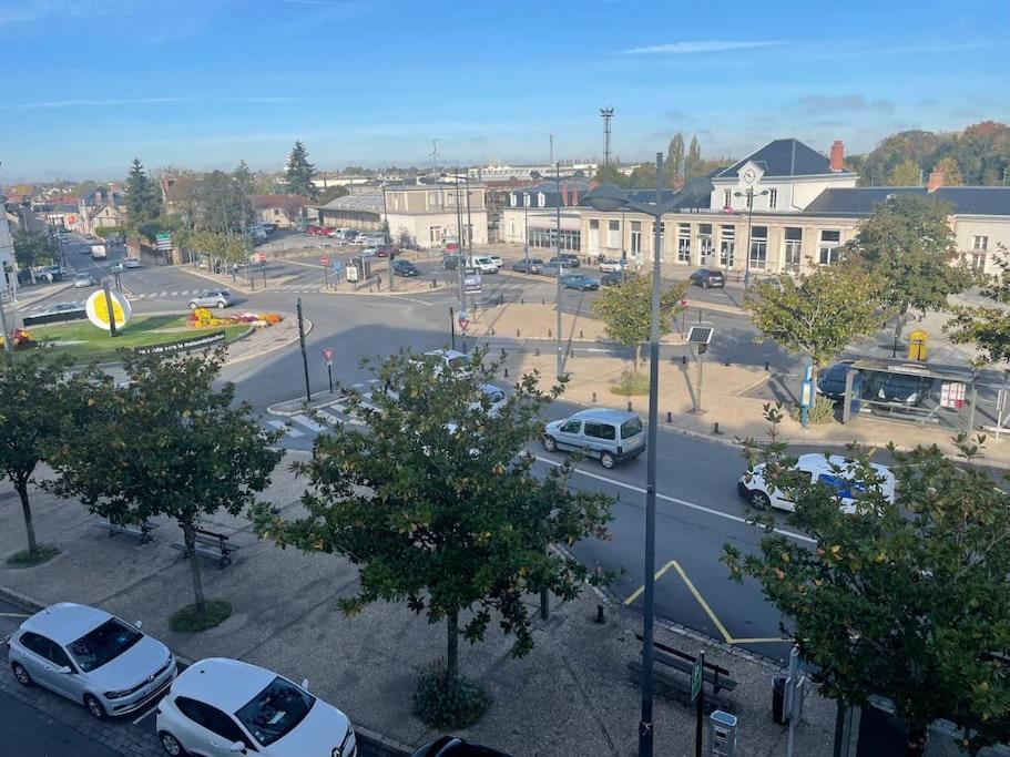 T2 4 Pers Face Gare Sncf Appart Hotel Le Cygne 6 Bourges Eksteriør bilde